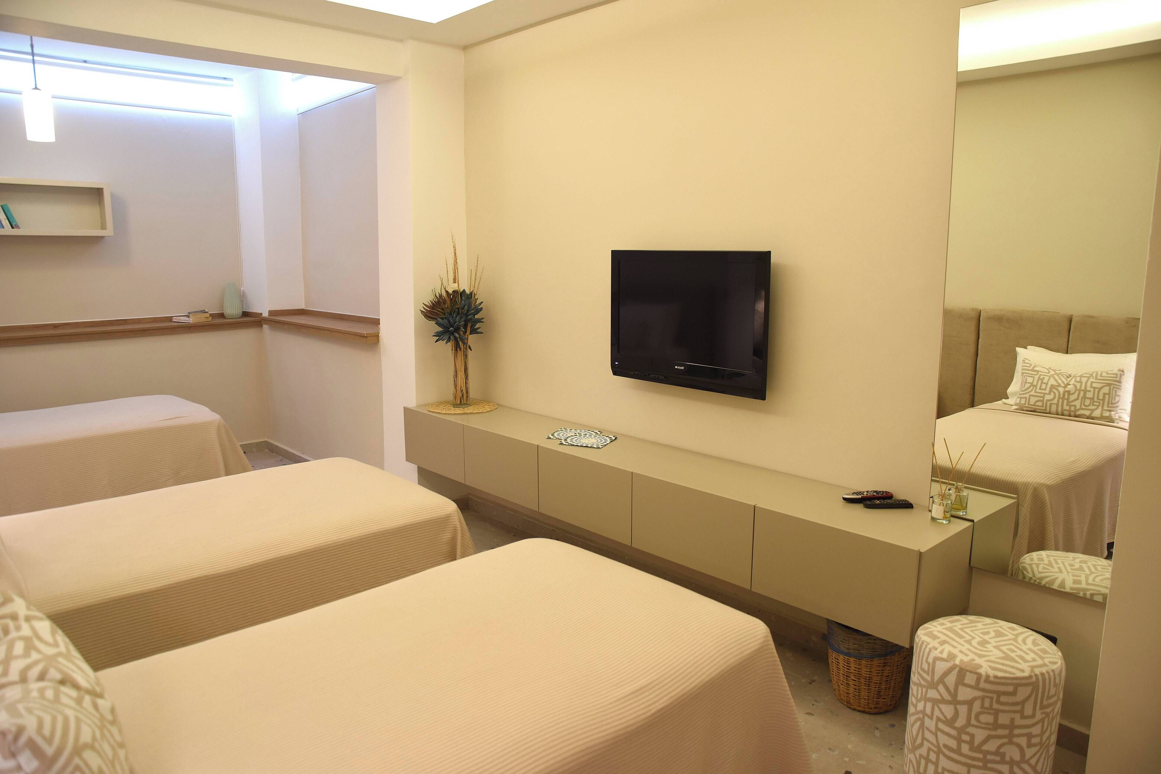 family suite, 2 bedrooms | 1 bedroom, premium bedding, in-room safe, free wifi