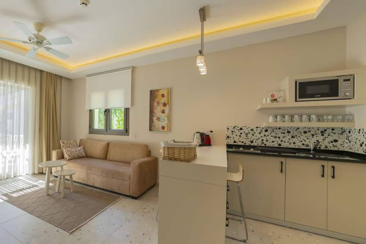 Suite, Terrace | Premium bedding, in-room safe, free WiFi, bed sheets