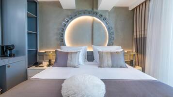 Minibar, wifi gratis y ropa de cama