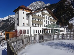 Front of property - Hotel Tia Monte (Kaunertal)