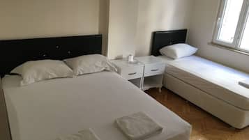 Chambre Triple Standard | Chambres insonorisées, fer et planche à repasser, Wi-Fi gratuit