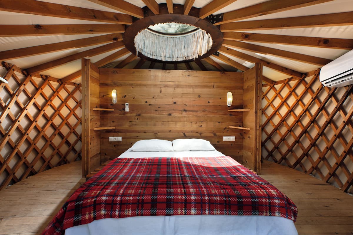 1 bedroom, soundproofing, free WiFi, bed sheets