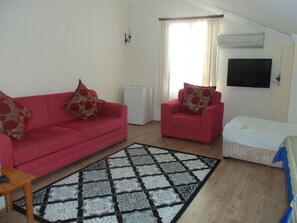 Family Loft, 1 Bedroom | Premium bedding, free WiFi, bed sheets - Cam Hotel (Fethiye)