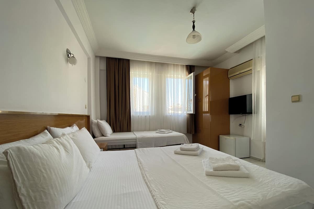 Standaard driepersoonskamer | 1 slaapkamer, luxe beddengoed, gratis wifi, beddengoed