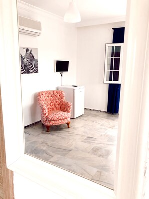 Minibar, Wi-Fi gratis, dan seprai linen