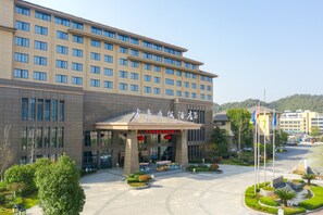 Property entrance - Qiandao Lake Pearl Peninsula Hotel (Hangzhou)