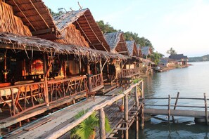 Terrace/patio - Khaochan Resort (Pak Phayun)
