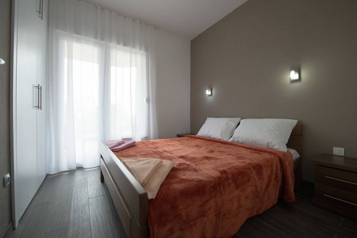 Apartment, 2 Bedrooms | Premium bedding, desk, soundproofing, iron/ironing board