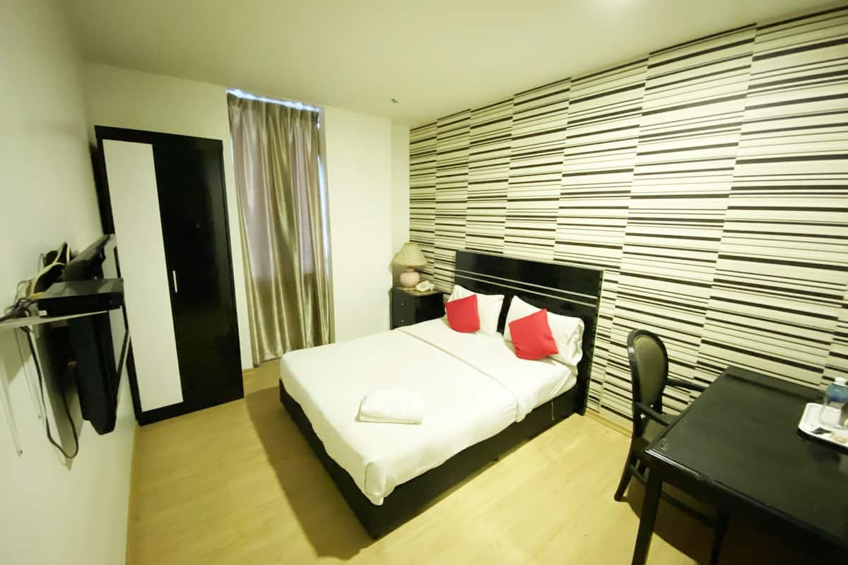 Desk, iron/ironing board, free WiFi, bed sheets