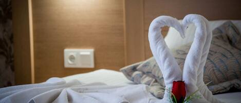 Standard Room | Free minibar items, in-room safe, desk, soundproofing