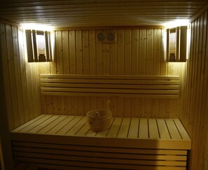 Masajes de tejido profundo, masajes tailandeses, 1 sala de tratamiento