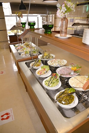 Daily buffet breakfast (SAR 45 per person)