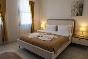 高級雙人房 | 高級寢具、迷你吧、客房內保險箱、免費無線上網