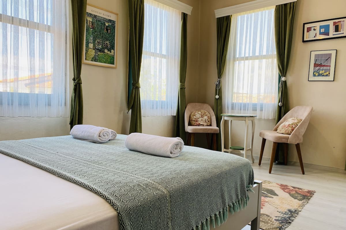 Premium bedding, minibar, in-room safe, free WiFi