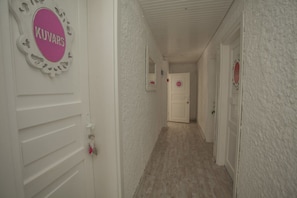Hallway - Alacati Alanur Otel (Cesme)