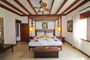 Suíte | Frigobar, cofres nos quartos, escrivaninha