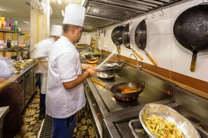 Dining - Hotel Love Mansion (Pattaya)