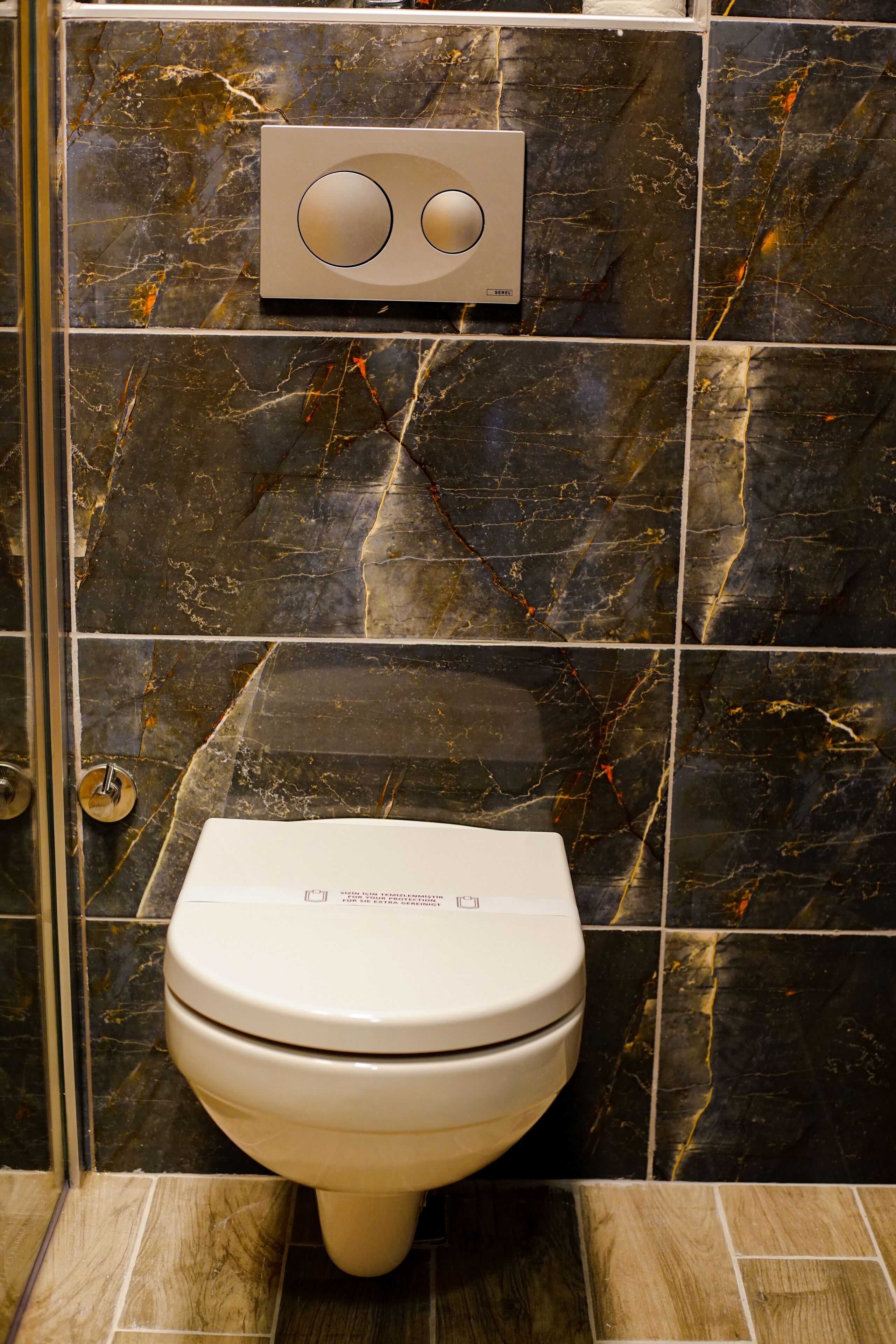 shower, free toiletries, hair dryer, slippers