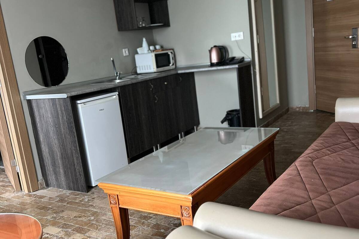 superior suite, 1 double bed | premium bedding, minibar, in-room safe, desk