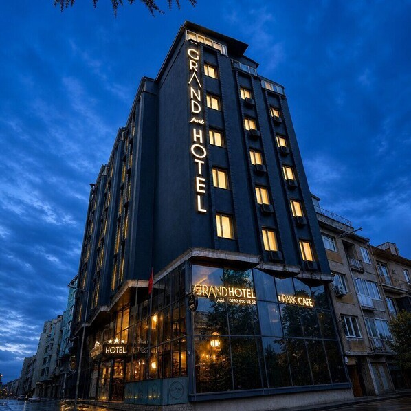 Front of property - Grand Park Hotel Corlu (Corlu)