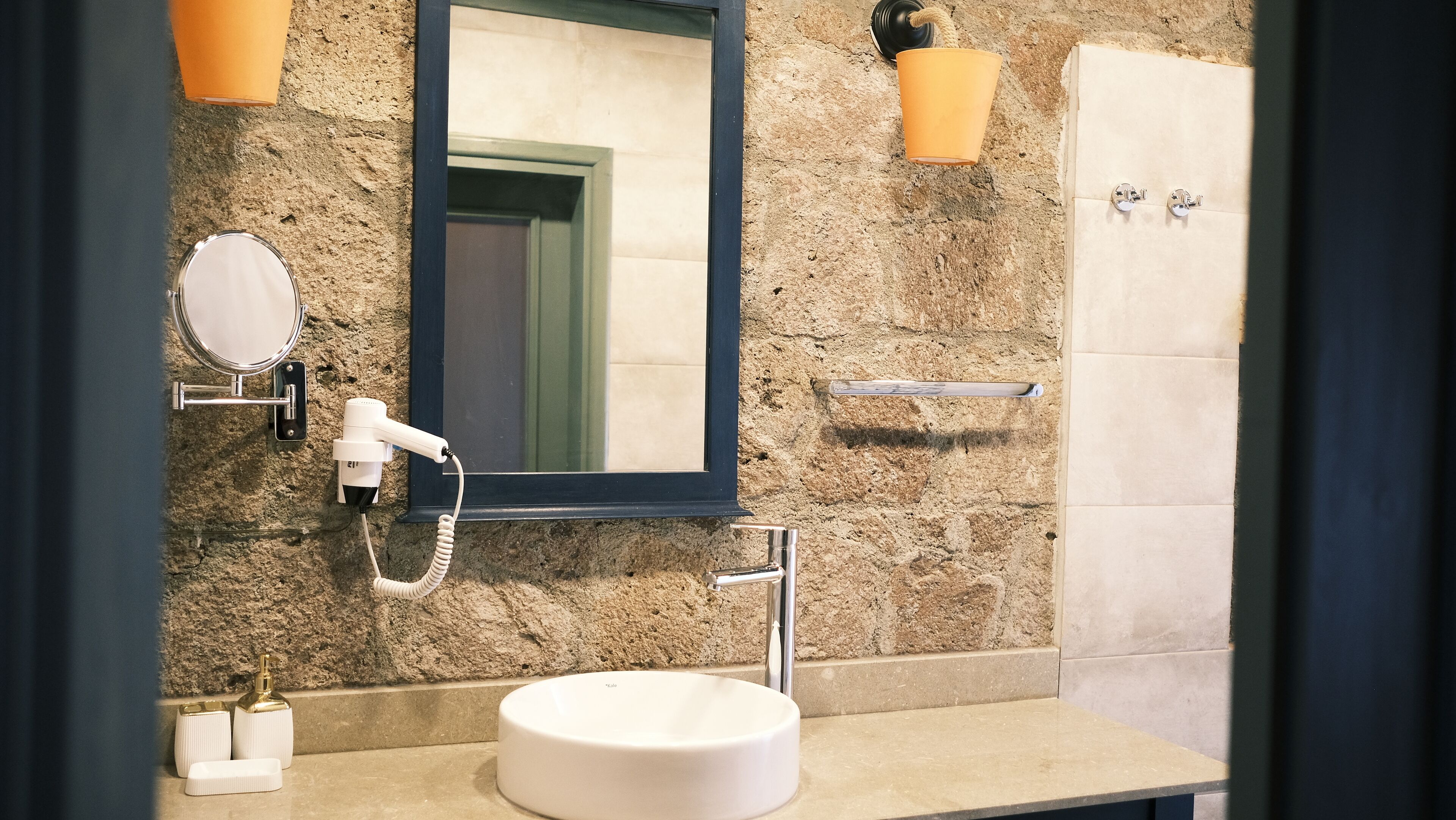 honeymoon room | bathroom | shower, free toiletries, hair dryer, slippers