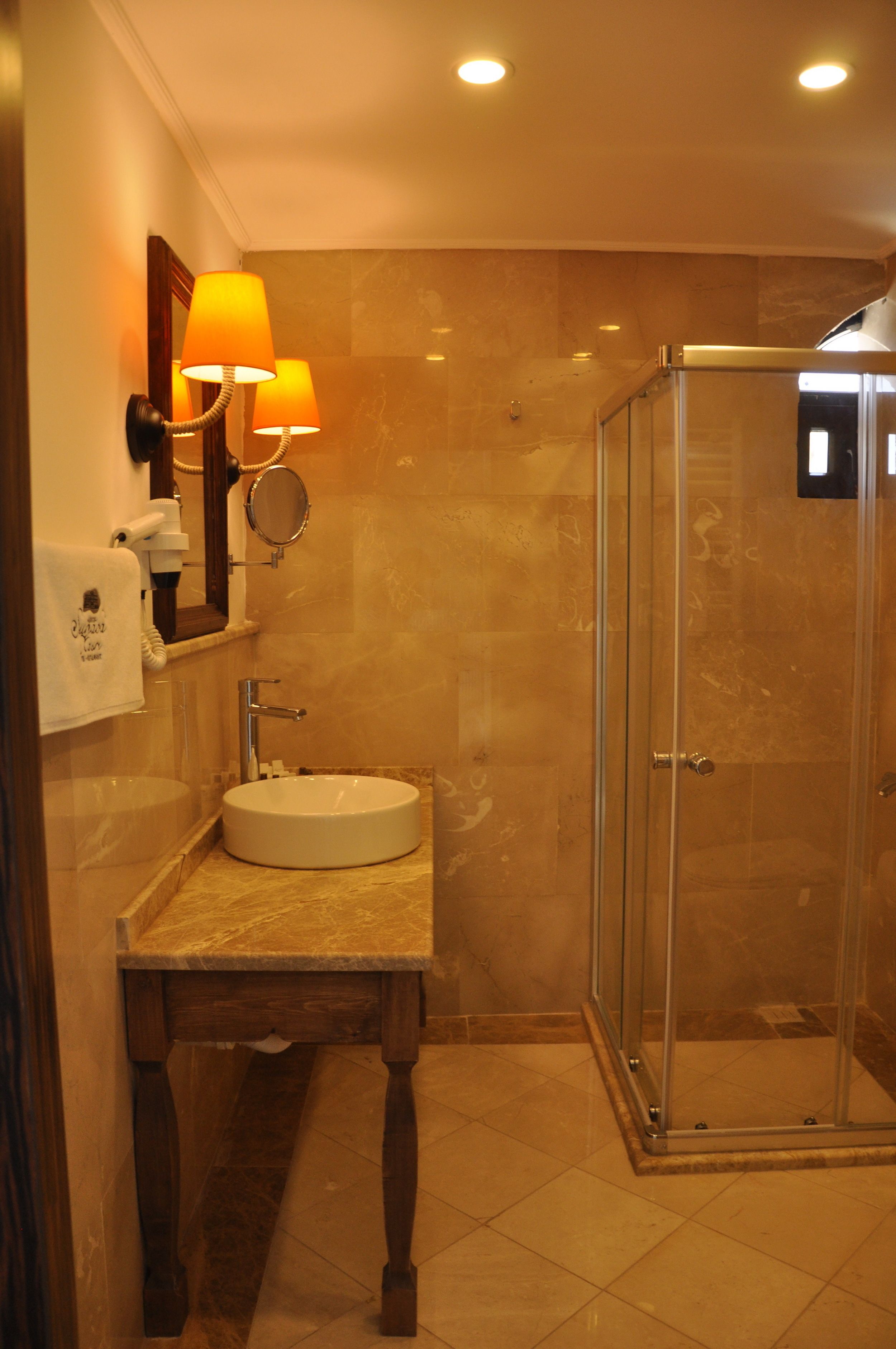 shower, free toiletries, hair dryer, slippers