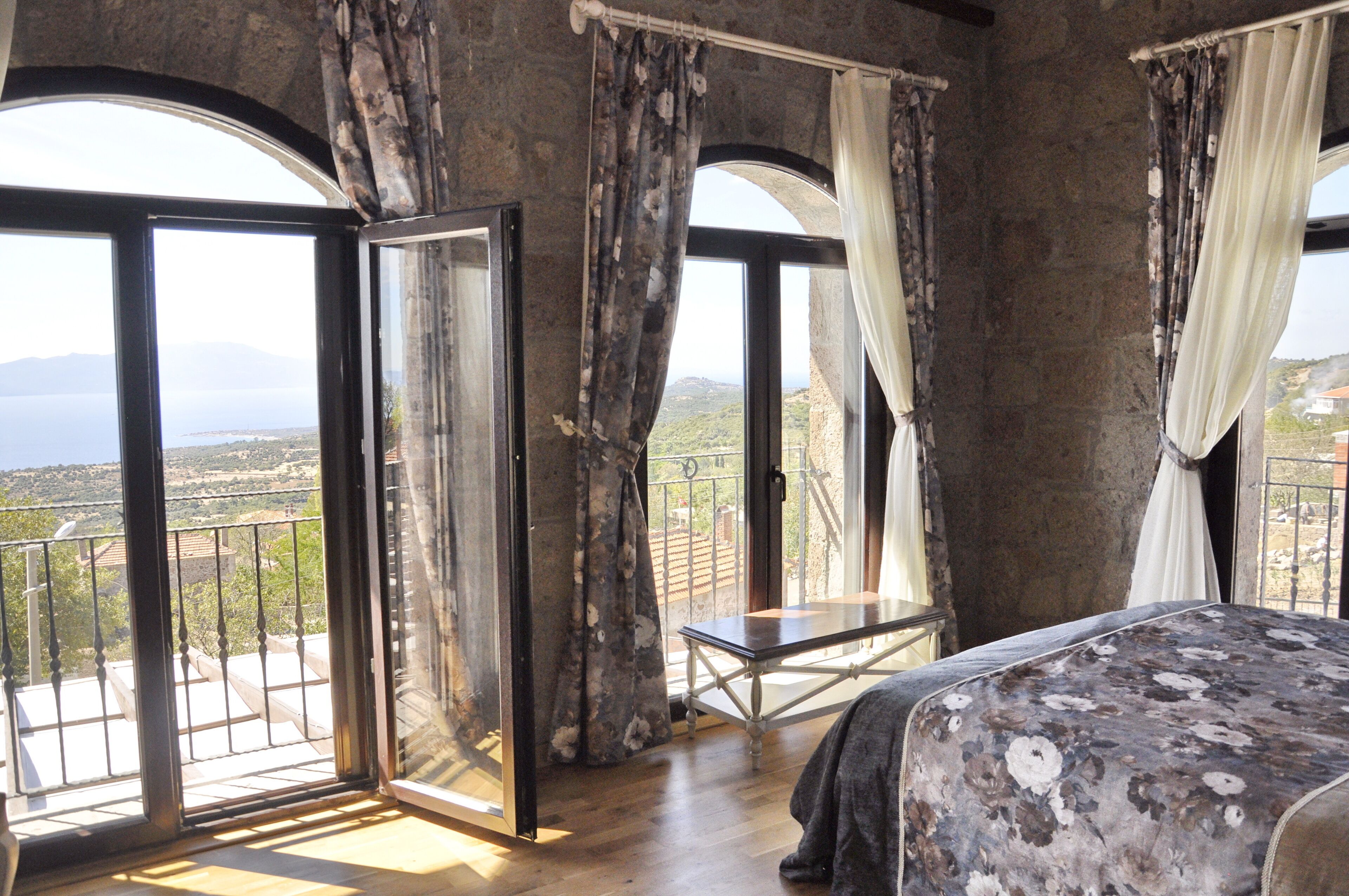 junior suite, sea view | 1 bedroom, premium bedding, minibar, in-room safe