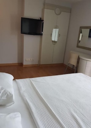 ห้องดีลักซ์ | มินิบาร์, ตู้นิรภัยในห้องพัก