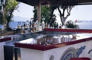 Bar junto a la alberca