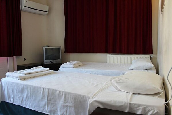 Quarto casal | Wi-Fi de cortesia, roupa de cama