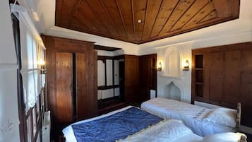 Ottoman Family Room | Draps en coton égyptien, literie de qualité supérieure, bureau