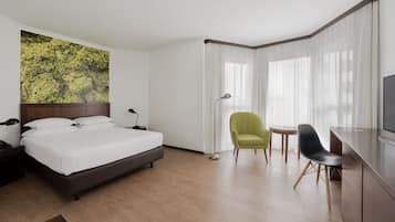 In-room safe, individually decorated, desk, laptop workspace