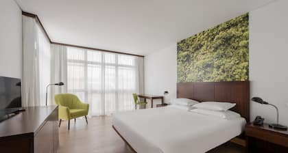 Neat Hotel Avenida