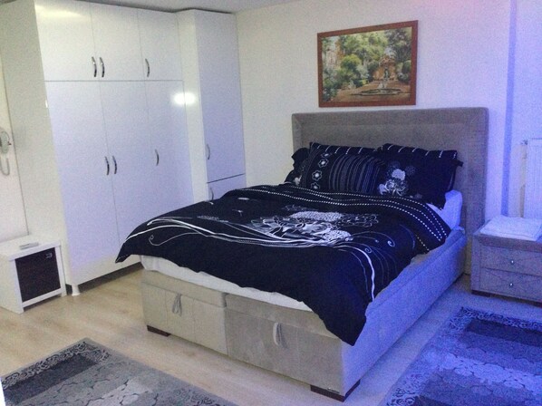 Standard-Apartment | 1 Schlafzimmer, Bügeleisen/Bügelbrett, kostenloses WLAN