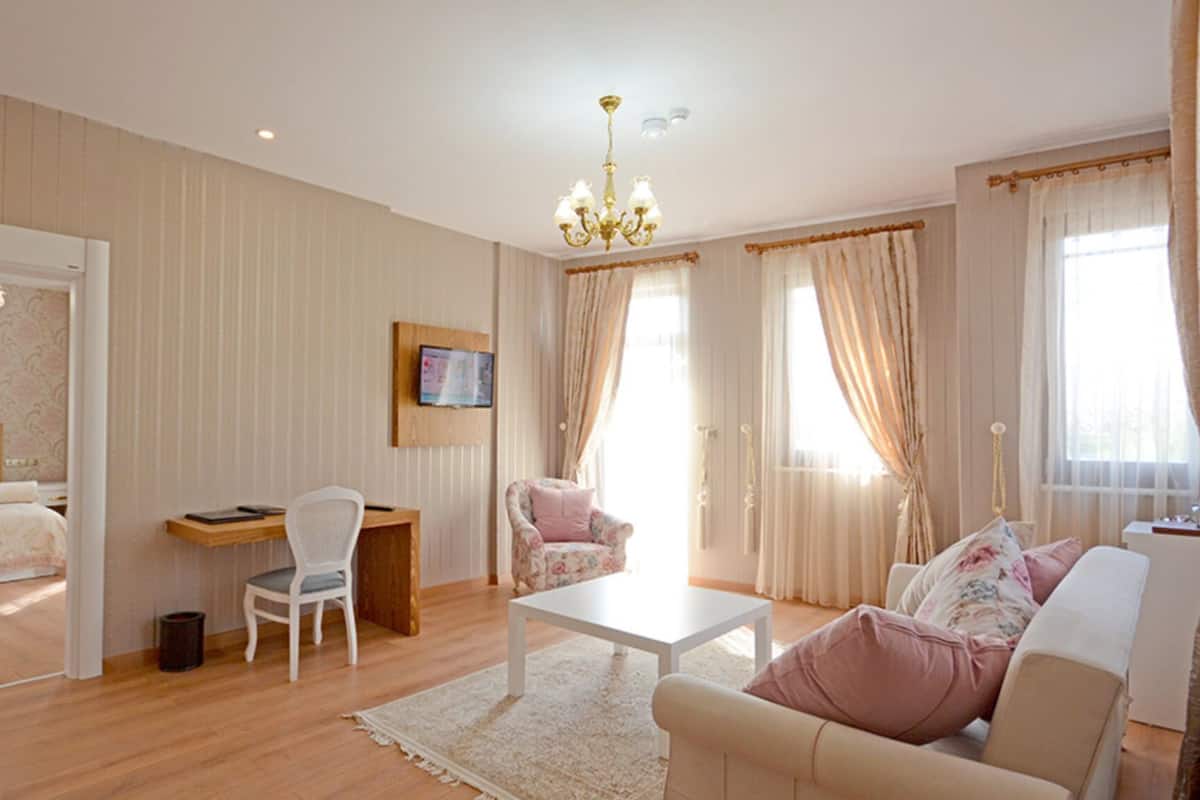 Suite | Living room