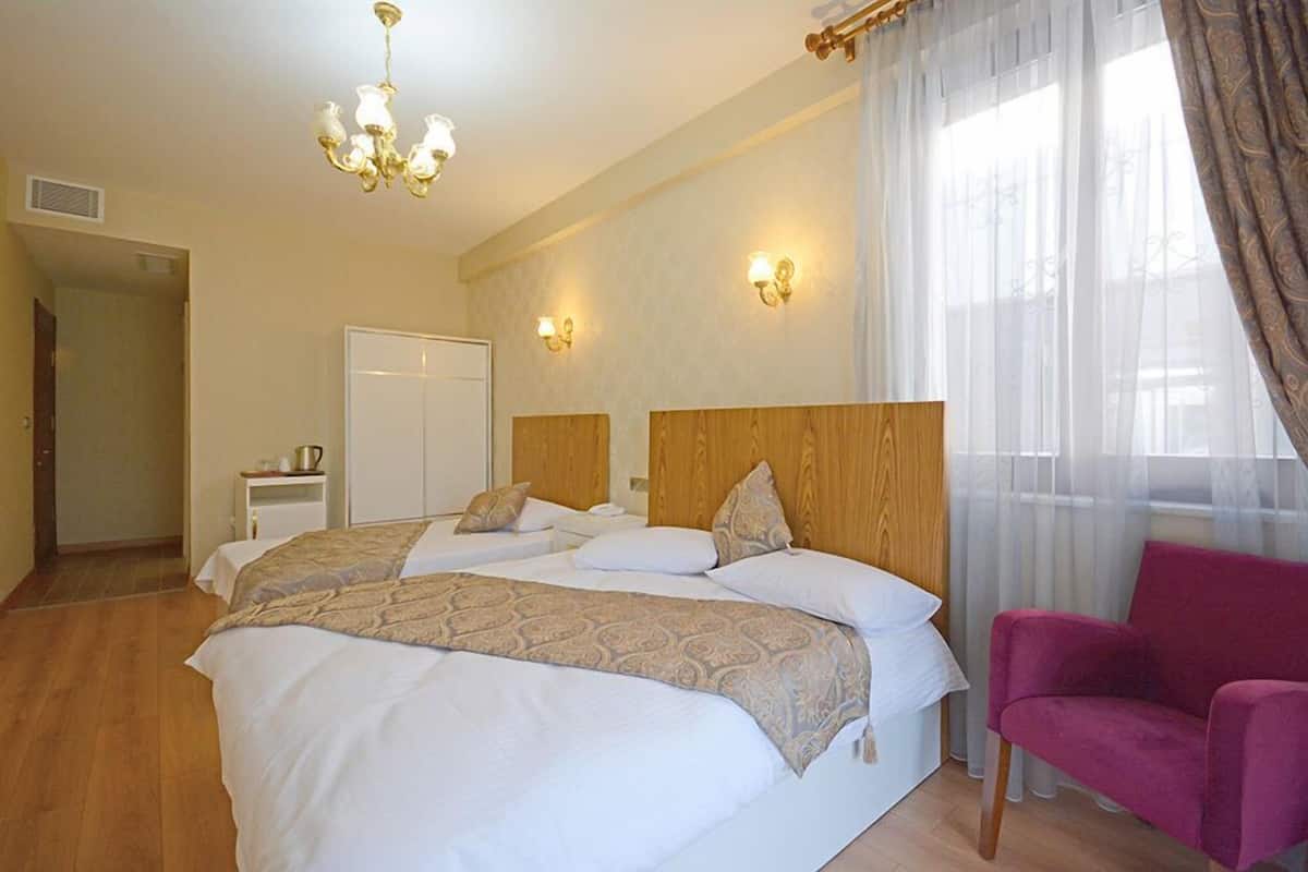 Triple Room
