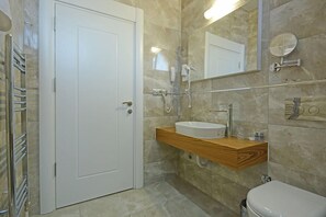 Shower, free toiletries, hair dryer, slippers - Setenonu 1892 Butik Otel (Kayseri)