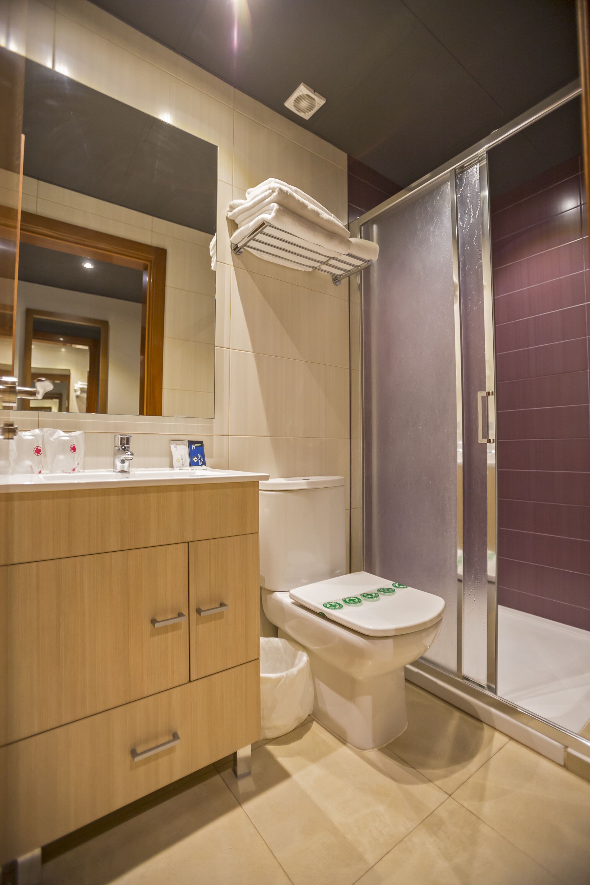 desk, soundproofing, iron/ironing board, free wifi