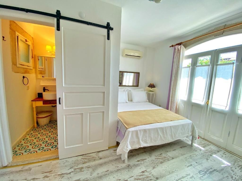 minibar, in-room safe, individually decorated, individually furnished