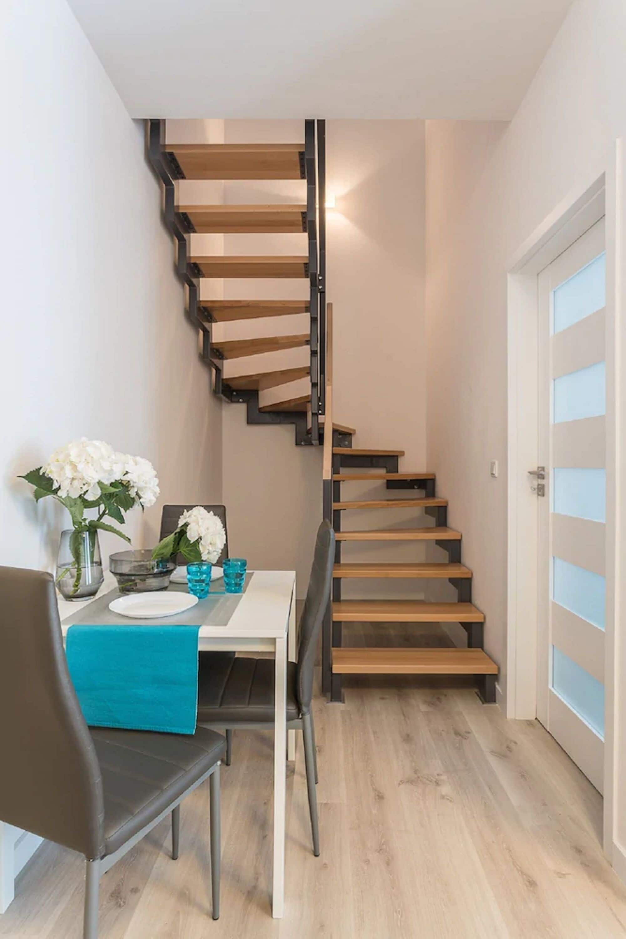 Apartment, 2 Bedrooms (6 people) | Living area | Flat-screen TV