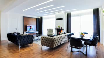 TV a schermo piatto 55 pollici con canali via cavo, TV LCD, caminetto