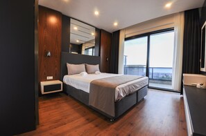 1 ห้องนอน, โต๊ะทำงาน, พื้นที่ทำงานแบบใช้แล็ปท็อป, ห้องเก็บเสียง