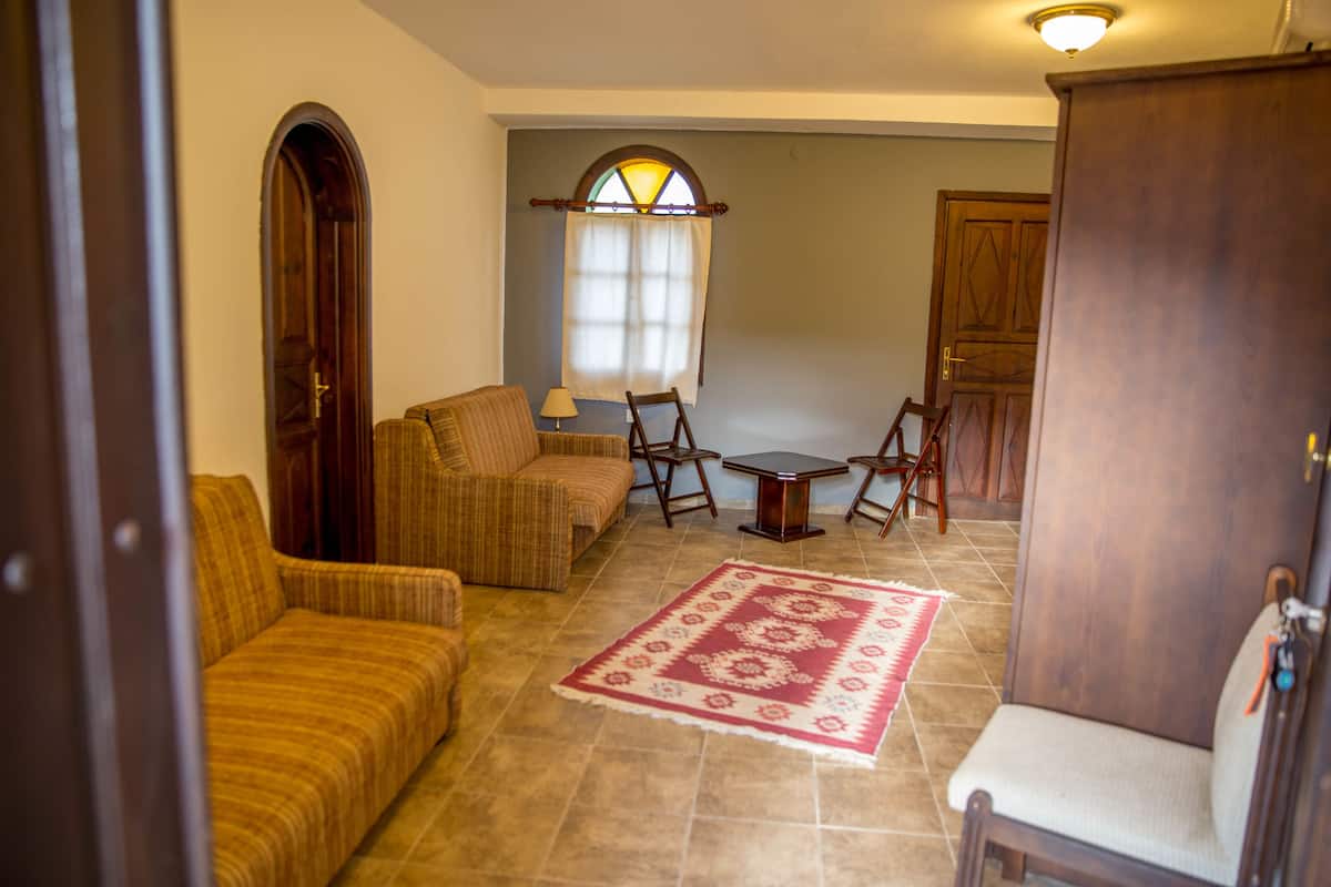 Suite | Living room | TV