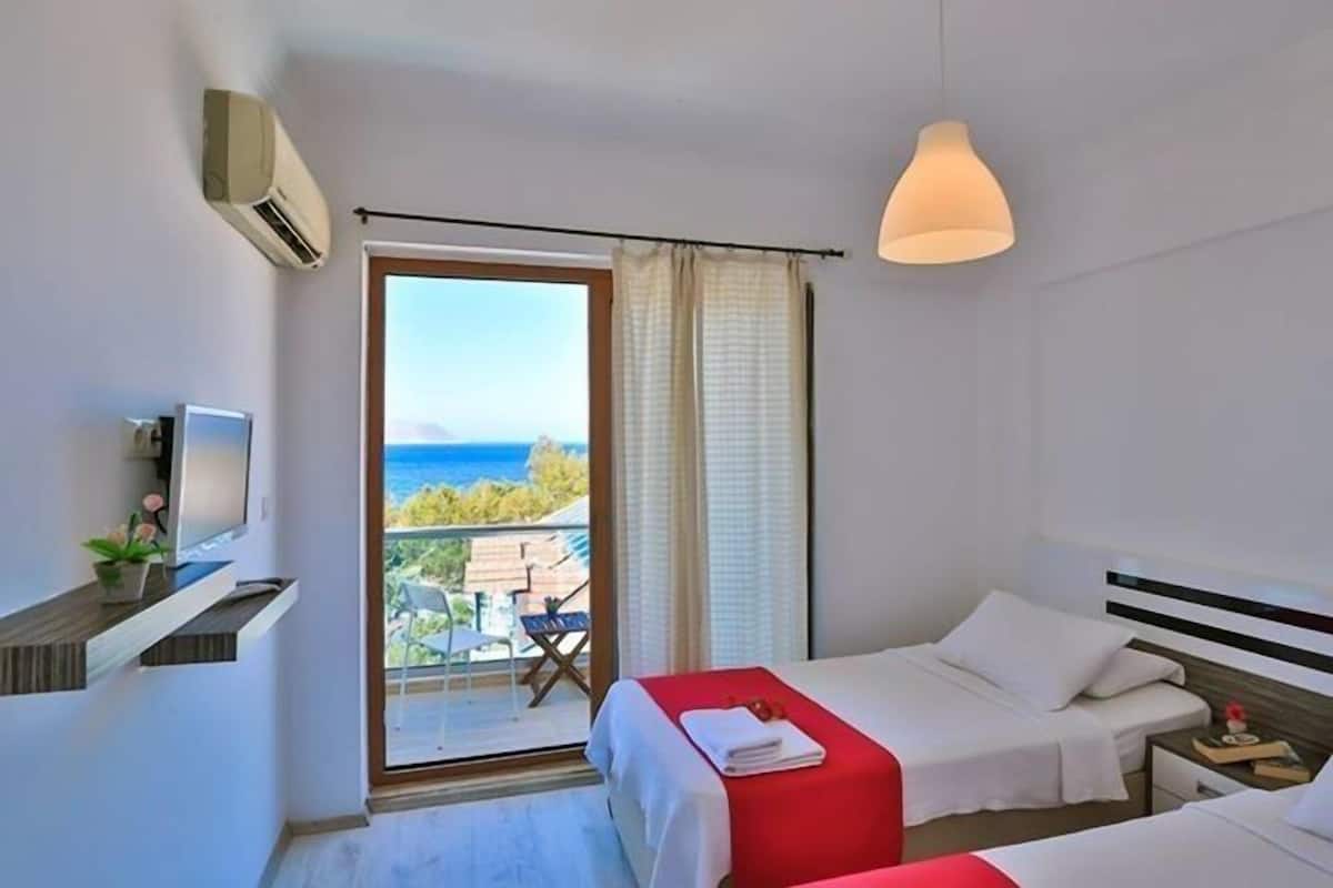 Standard Double or Twin Room, Balcony, Sea View | Iron/ironing board, free WiFi