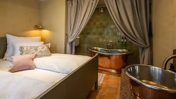 Standard Double Room | Premium bedding, individually decorated, individually furnished, desk