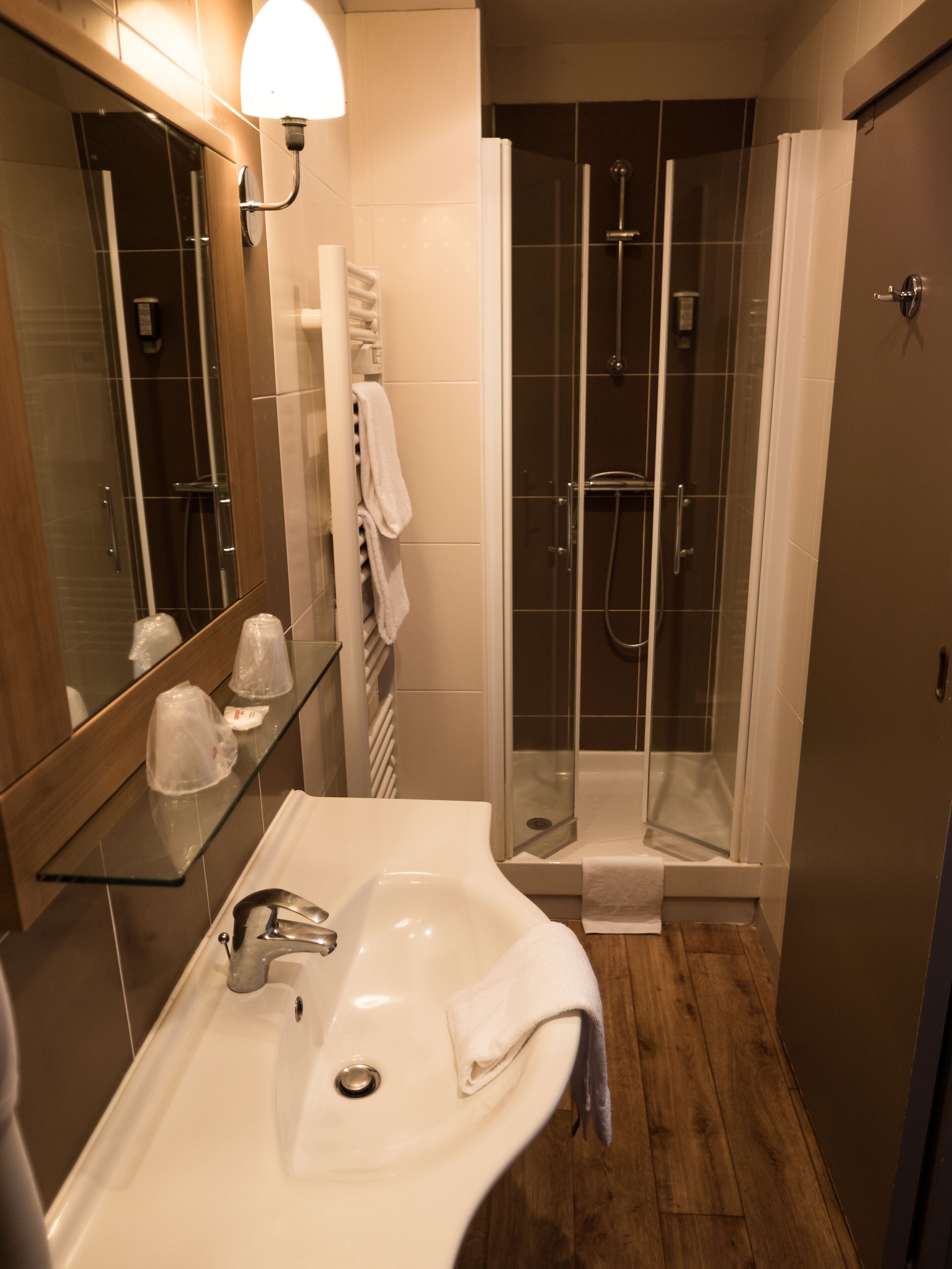 comfort triple room, 1 bedroom, private bathroom | bathroom | shower, free toiletries, hair dryer, towels
