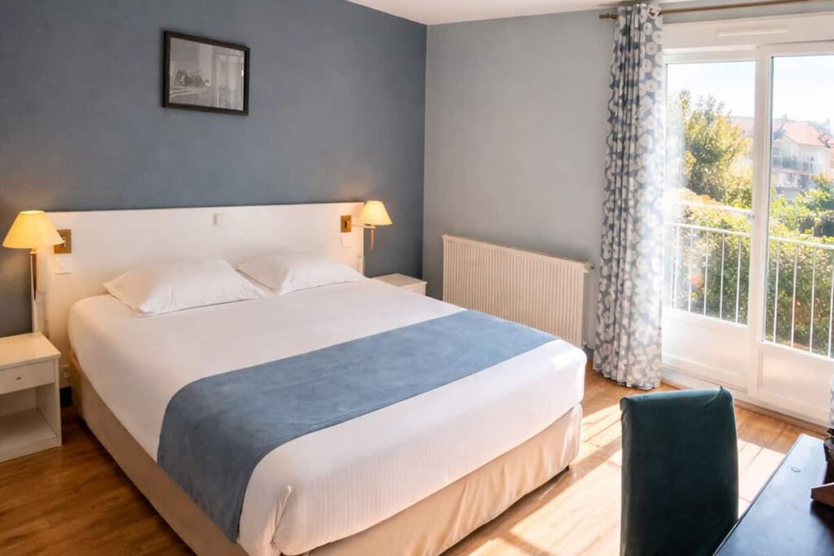 Comfort Double Room, 1 Bedroom, Private Bathroom | Premium bedding, desk, free WiFi, bed sheets