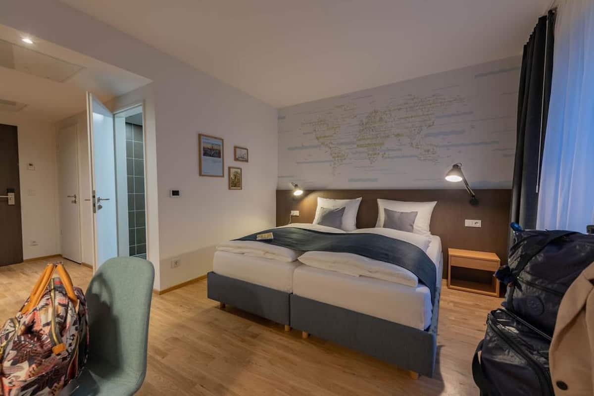 1 slaapkamer, een minibar, een kluis op de kamer, een bureau