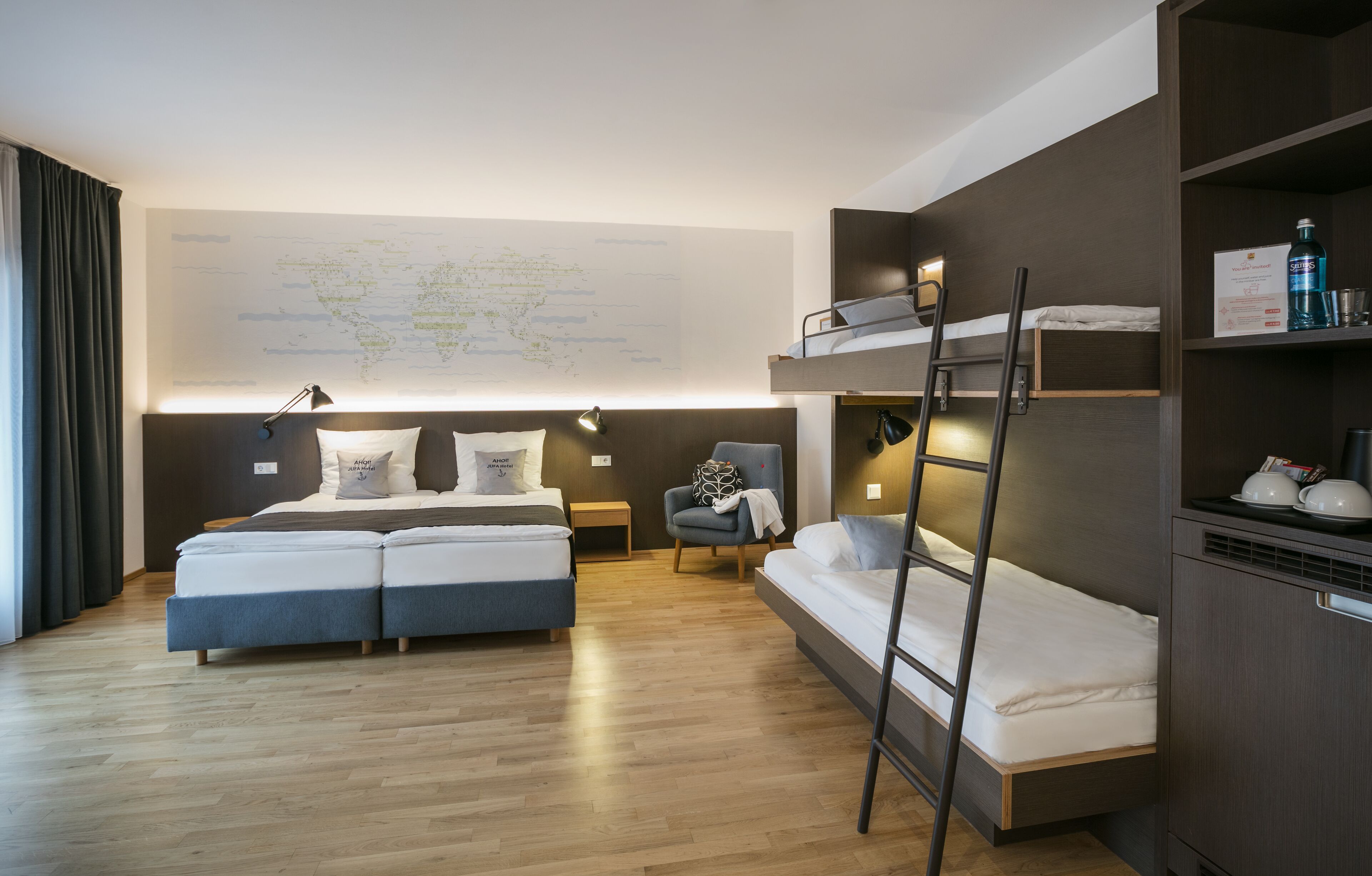 quadruple room | 1 bedroom, minibar, in-room safe, desk