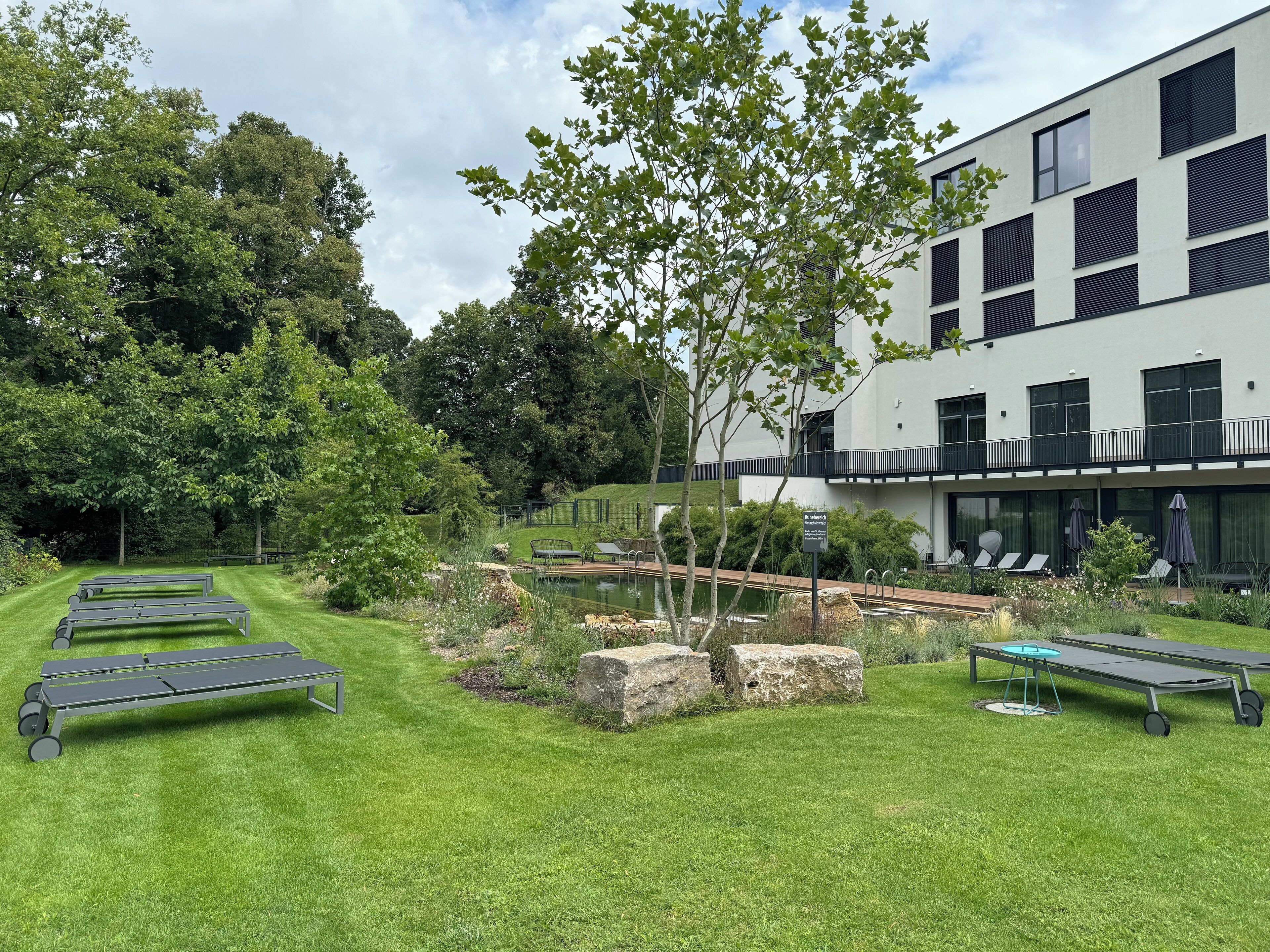 indoor pool, outdoor pool, open 6:00 am to 10:00 pm, pool loungers